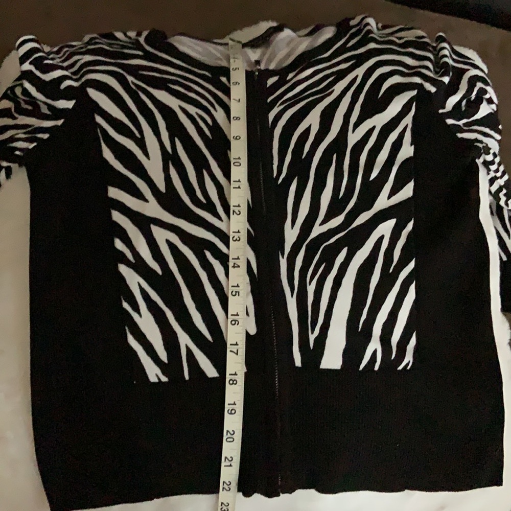 Sweater - Picture 5 of 6
